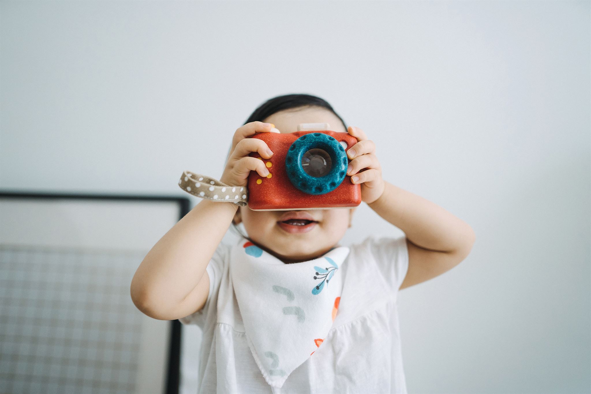 Child-playing-with-camera